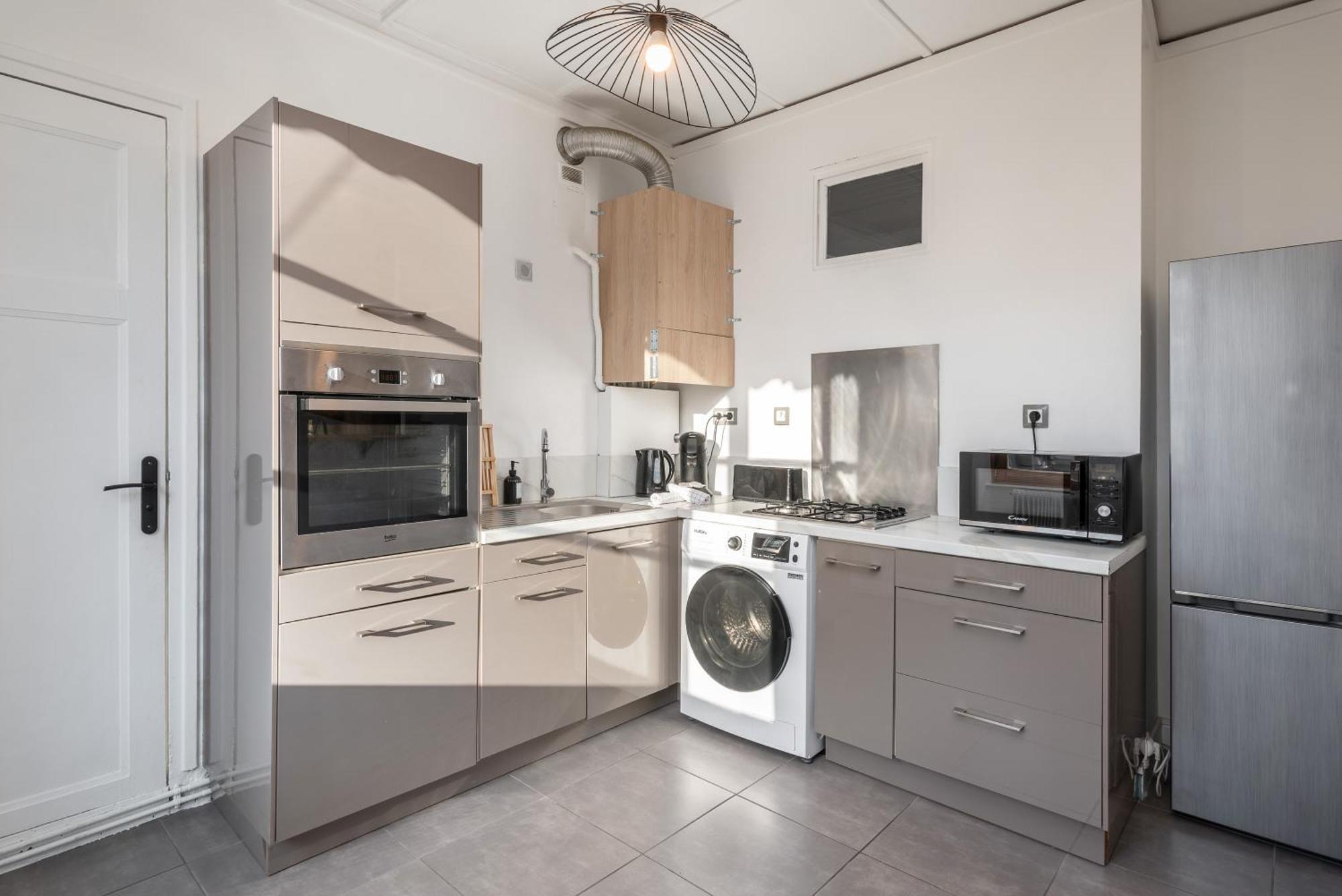 Appartement Spacieux Et Chaleureux Coeur De Ville Chambéry Exteriör bild